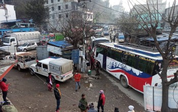नेपाल बन्दको प्रभाव बैतडीमा पनि ,दार्चुलाका यात्रुहरुले गन्तव्यमा पुग्न पाएनन्